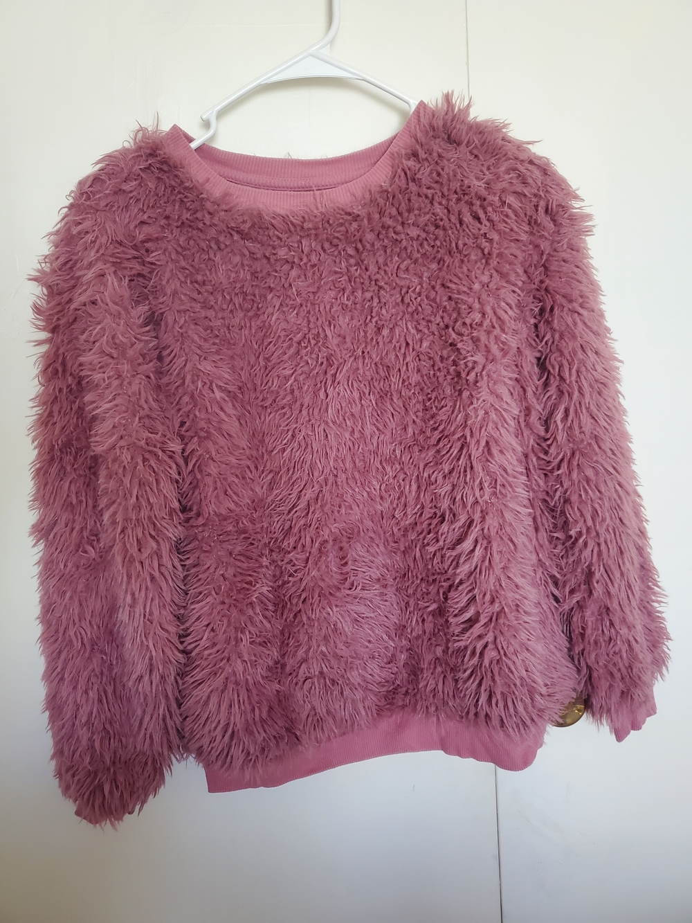 art class Plush Faux-Fur Crewneck Sweater in Dusty Mauve